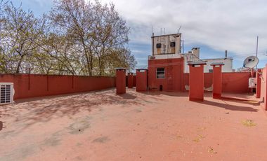 PH 3 amb por escalera - Venta - Barrio River