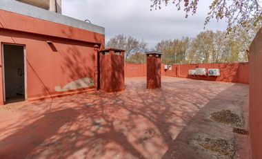 PH 3 amb por escalera - Venta - Barrio River