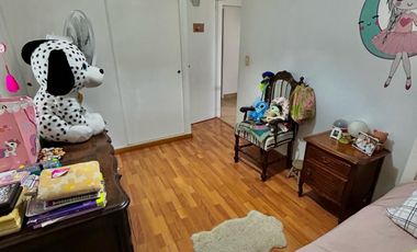 Impecable casa de 6 ambientes con jardín en Florida