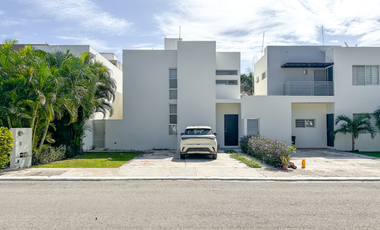 Casa en renta de 3 habitaciones en Salomea Conkal