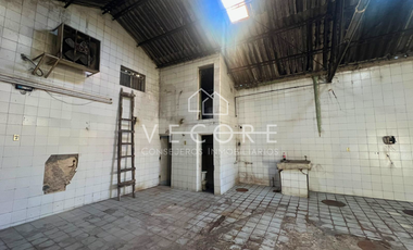 CASA CON BODEGA EN VENTA, LA PERLA, SECTOR LIBERTAD, GUADALAJARA