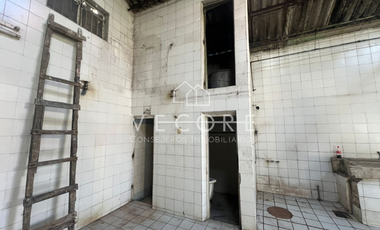 CASA CON BODEGA EN VENTA, LA PERLA, SECTOR LIBERTAD, GUADALAJARA