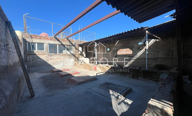 CASA CON BODEGA EN VENTA, LA PERLA, SECTOR LIBERTAD, GUADALAJARA
