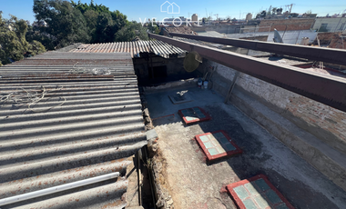 CASA CON BODEGA EN VENTA, LA PERLA, SECTOR LIBERTAD, GUADALAJARA