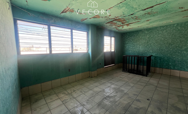 CASA CON BODEGA EN VENTA, LA PERLA, SECTOR LIBERTAD, GUADALAJARA