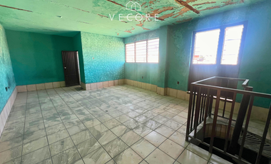 CASA CON BODEGA EN VENTA, LA PERLA, SECTOR LIBERTAD, GUADALAJARA