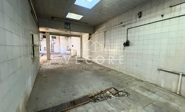CASA CON BODEGA EN VENTA, LA PERLA, SECTOR LIBERTAD, GUADALAJARA