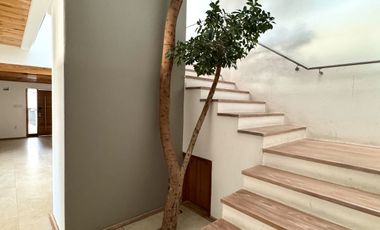 ESPECTACULAR CASA EN PRIVADA CON SEGURIDAD