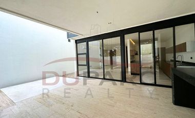 Casa en venta en el Carmen Country Club, 3-Rec. con alberca
