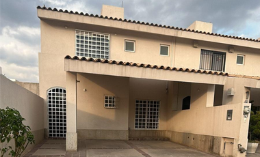 SE RENTA CASA EN FRACC. RESIDENCIAL TABACHINES