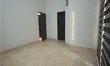 SE RENTA CASA EN FRACC. RESIDENCIAL TABACHINES