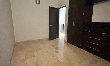 SE RENTA CASA EN FRACC. RESIDENCIAL TABACHINES
