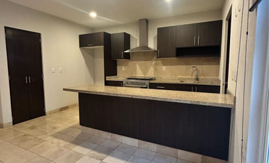 SE RENTA CASA EN FRACC. RESIDENCIAL TABACHINES