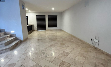 SE RENTA CASA EN FRACC. RESIDENCIAL TABACHINES