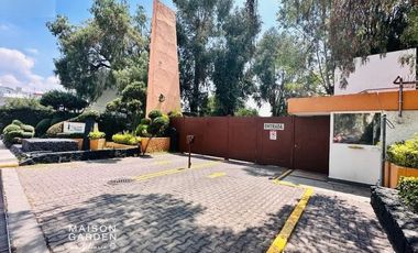 Casa en Venta en Fraccionamiento cerrado con elevador y departamento (3er nivel)