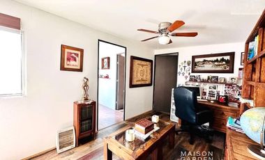 Casa en Venta en Fraccionamiento cerrado con elevador y departamento (3er nivel)