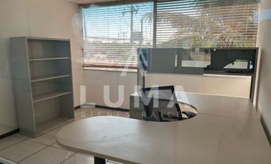 Renta de oficinas, Patio y Almacen