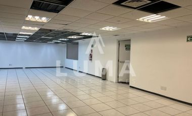 Renta de oficinas, Patio y Almacen