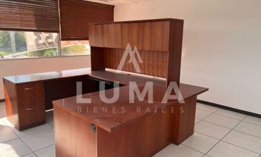 Renta de oficinas, Patio y Almacen