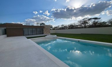 SE VENDE CASA EN MÉRIDA EN CHICXULUB PUEBLO- UN PISO