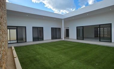 SE VENDE CASA EN MÉRIDA EN CHICXULUB PUEBLO- UN PISO