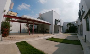 Casa en renta en Priv. Periférica en Cd. del Carmen