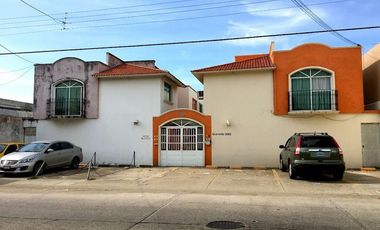 Casa en venta ubicada en calle Quevedo, Col. Puerto México, en Coatzacoalcos, Veracruz.