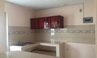 Casa en venta ubicada en calle Quevedo, Col. Puerto México, en Coatzacoalcos, Veracruz.