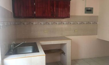 Casa en venta ubicada en calle Quevedo, Col. Puerto México, en Coatzacoalcos, Veracruz.