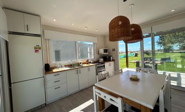 Venta de casa  3 ambientes en Barrio privado Costa del Sol. Mar chiquita.