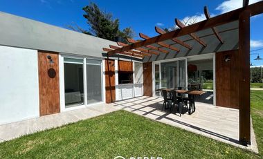 Venta de casa  3 ambientes en Barrio privado Costa del Sol. Mar chiquita.
