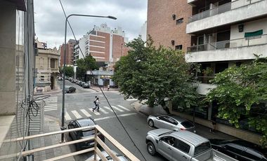 HERMOSA CASA EN GUEMES - APTO COMERCIAL