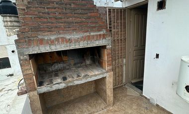 HERMOSA CASA EN GUEMES - APTO COMERCIAL