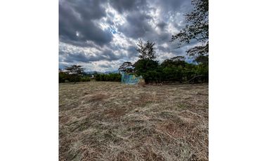 En Venta Lote Campestre en Condominio Ladera Campestre (Restrepo)