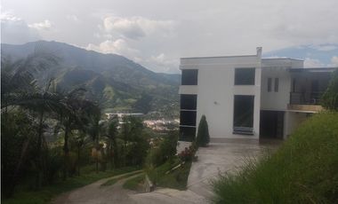 Venta Casa Campestre en Parcelación en Copacabana