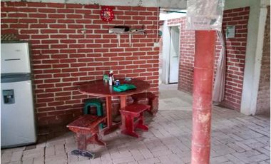 Casa-lote en la vía Alcalá-Cartago