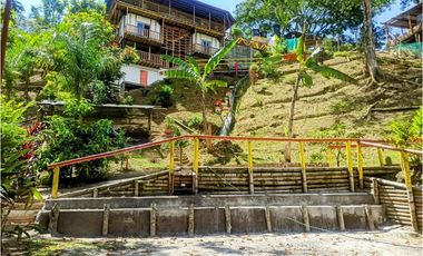 Casa-lote comercial sobre la vía Alcalá-Cartago