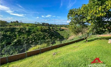 Casa-finca a 5 minutos de Alcalá, Valle