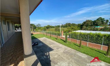 Casa-finca a 5 minutos de Alcalá, Valle