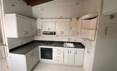 VENDO APARTAMENTO EN LAURELES