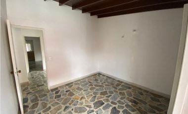 VENDO APARTAMENTO EN LAURELES