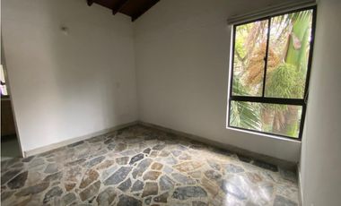 VENDO APARTAMENTO EN LAURELES