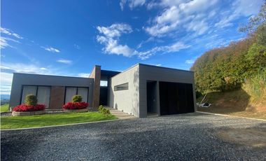 Casa en Venta Loma del Escobero Envigado