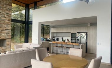 Casa en Venta Loma del Escobero Envigado