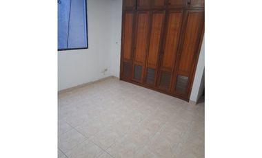 SE VENDE APARTAMENTO EN EL CENTRO  CERCA PLAZA DE BOLIVAR