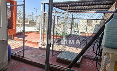 Centro: Amplia casa (frente al Colegio México) 4 recamaras, cochera techada.