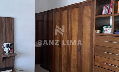 Mayorazgo Residencial La Rioja: Hermosa y moderna casa en 2 terrenos.