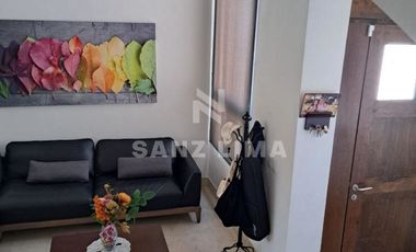 Mayorazgo Residencial La Rioja: Hermosa y moderna casa en 2 terrenos.
