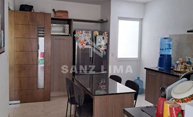 Mayorazgo Residencial La Rioja: Hermosa y moderna casa en 2 terrenos.