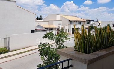 Mayorazgo Residencial La Rioja: Hermosa y moderna casa en 2 terrenos.
